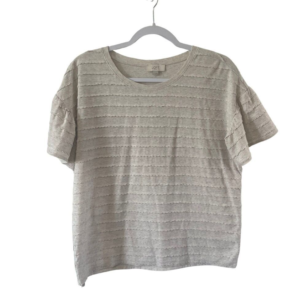 Loft  Short Sleeved Top With Scallop Stripes M Heathered Oatmeal stretch NWOT